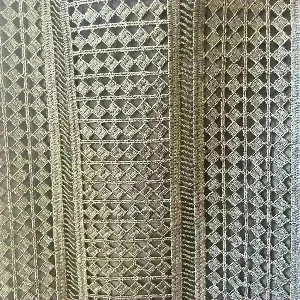 CLASSIQUES ENTIER Black Crochet Lace Overlay Pencil Midi Skirt Size 4P. - Picture 8 of 12